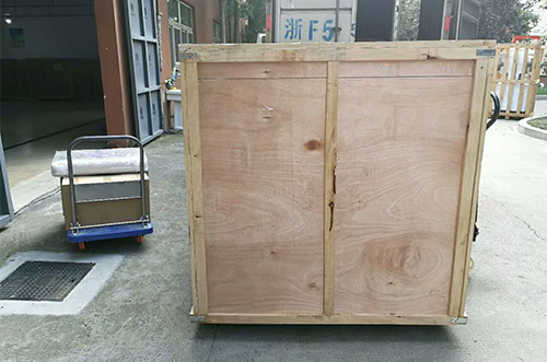 天津客戶SMT設(shè)備專車(chē)送貨，貨到上門(mén)安裝調(diào)試