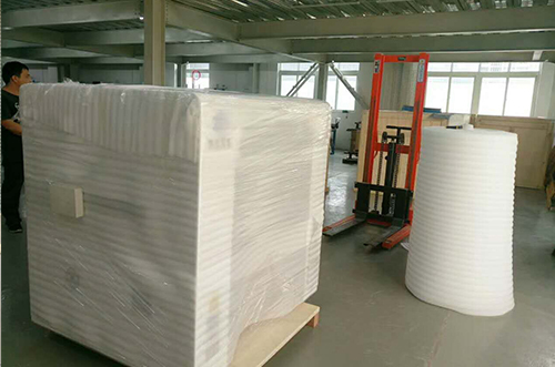 貴州客戶SMT設(shè)備專車送貨，貨到上門安裝調(diào)試