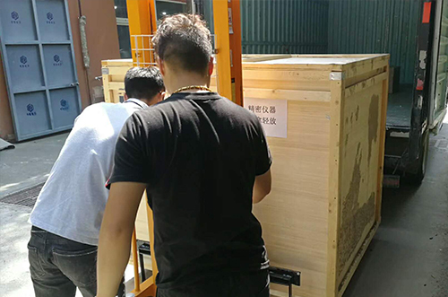 山東客戶SMT設(shè)備專車送貨，貨到上門安裝調(diào)試