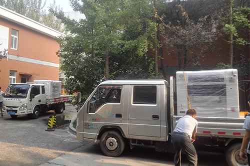 紹興客戶SMT設(shè)備專車送貨，貨到上門安裝調(diào)試1