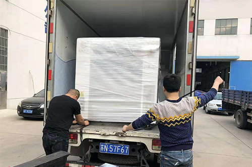 蘇州客戶SMT設(shè)備專車送貨，貨到上門安裝調(diào)試