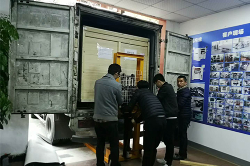 蚌埠客戶SMT設備專車送貨，貨到上門安裝調(diào)試