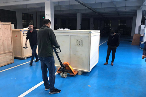 蚌埠客戶SMT設備專車送貨，貨到上門安裝調試